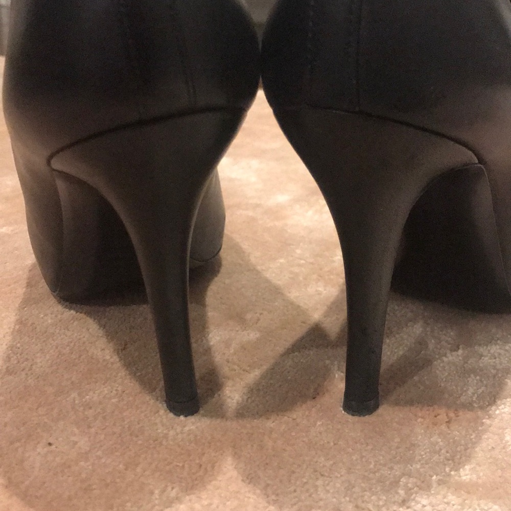 Chanel Heels - Picture 5 of 8